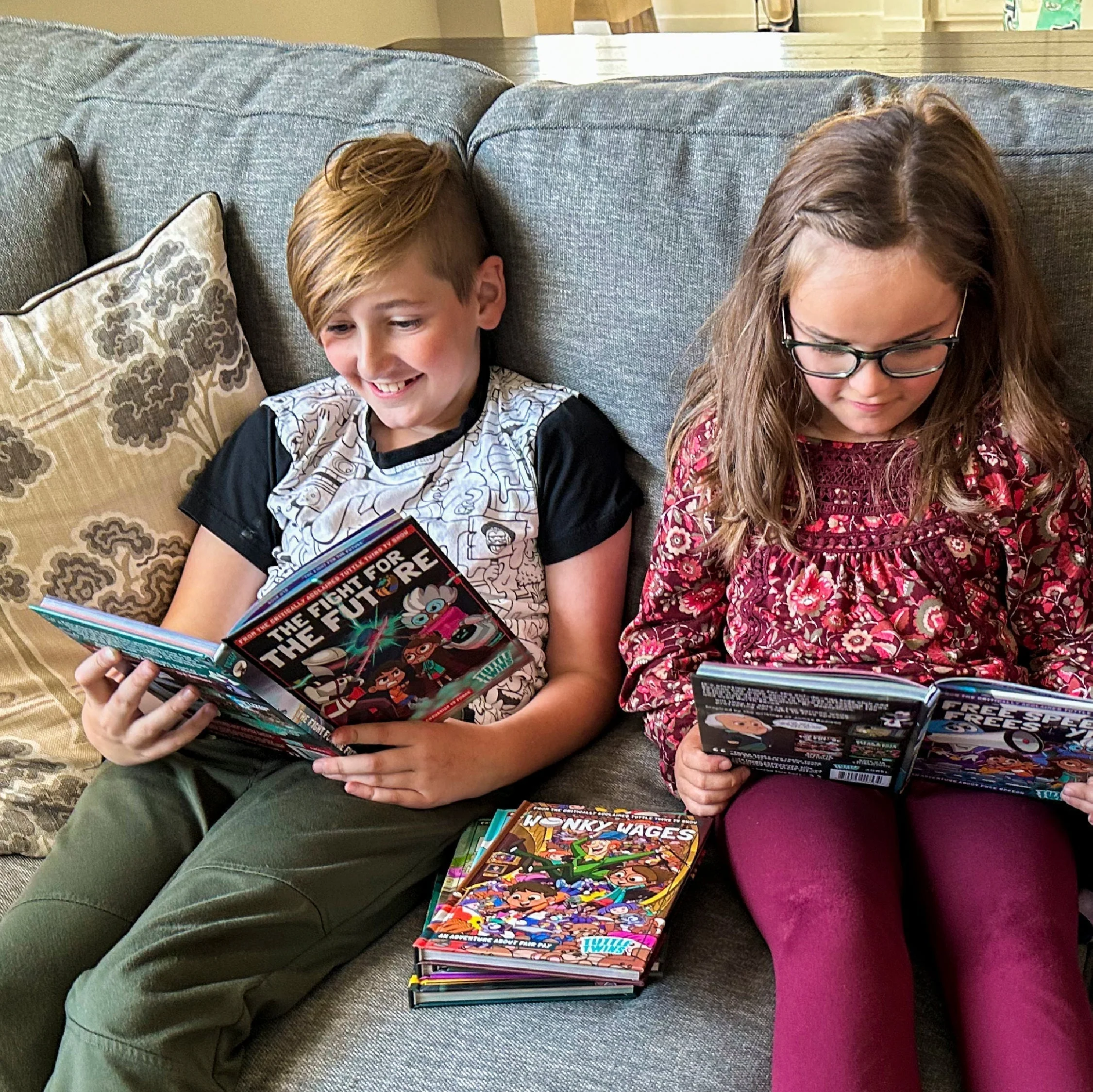 Season 1 Graphic Novel Hardcover Box Set - Image 14